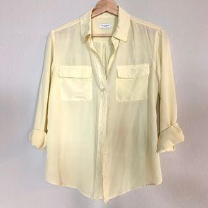 Equipment Femme Silk Pastel Yellow Top